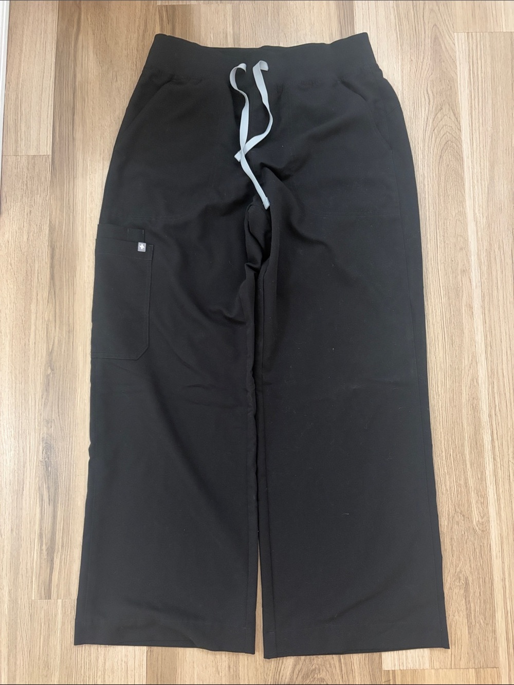 Figs women’s wide leg scrub pants